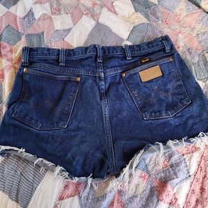 Vintage Wrangler High Rise Shorts size 34